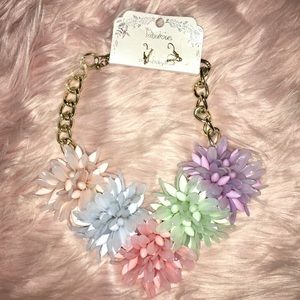 Big flower necklace w/ earrings
